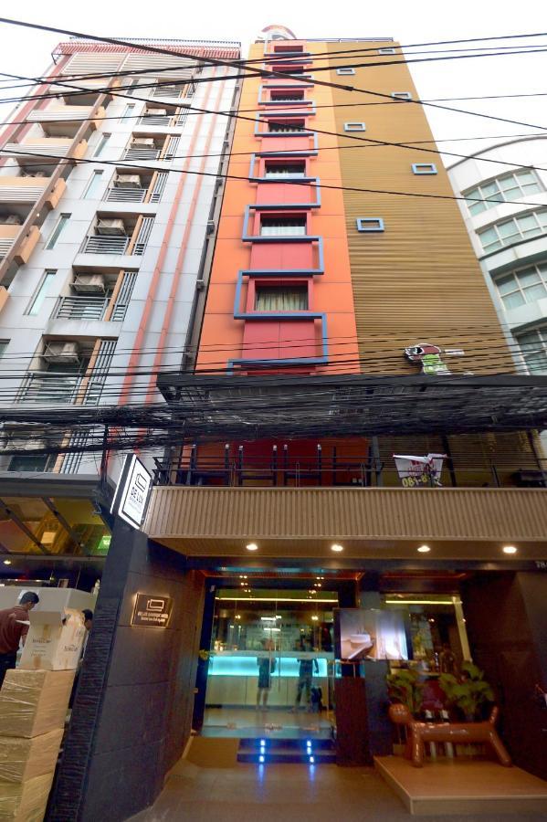 De Lux Bangkok Hotel Esterno foto